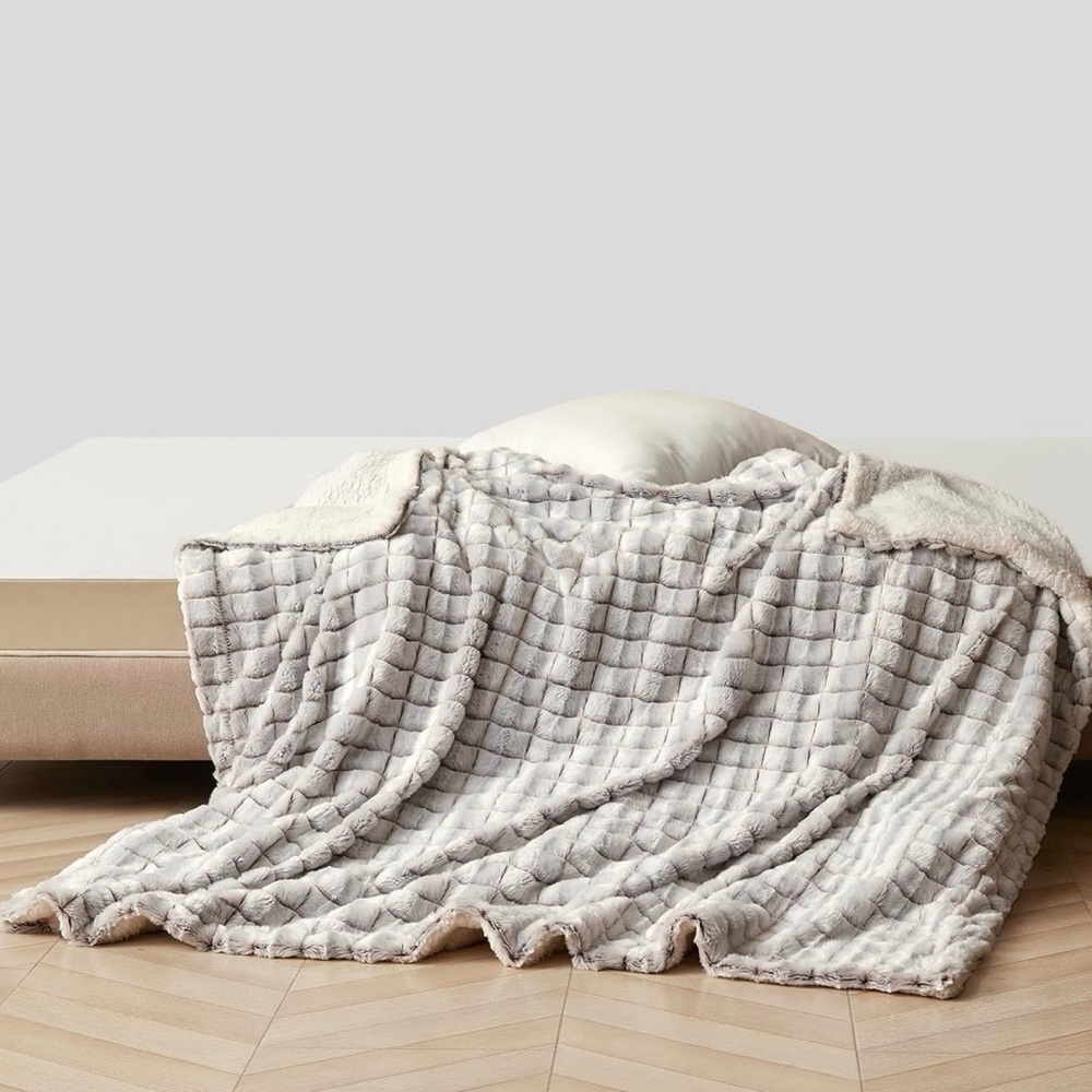 Royal Luxe Micromink/Sherpa Throw Blanket